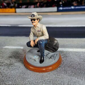 SIGNED Richard Petty Seven Time Winston Cup Champion Rare Statue‎ Belt Buckle